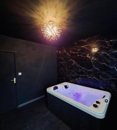 Suite with private Jacuzzi