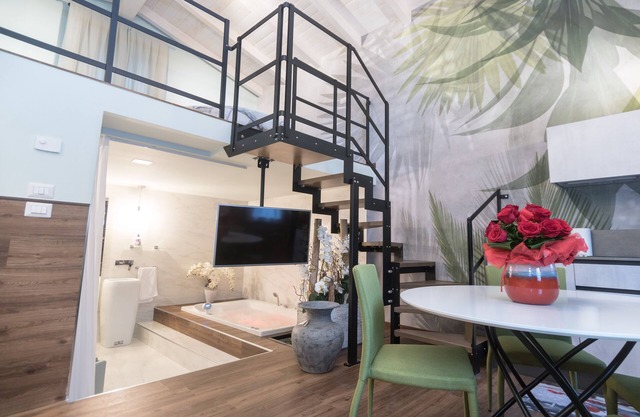 Suite con jacuzzi y piscina en Asís