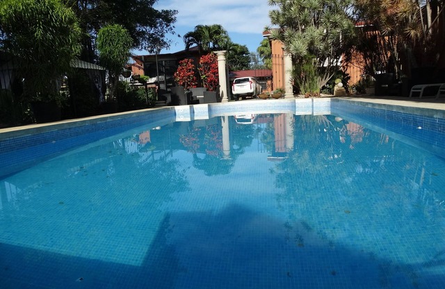 SUITES Y APARTAMENTOS MERLYN AEROPUERTO # 34, OASIS DE PAZ