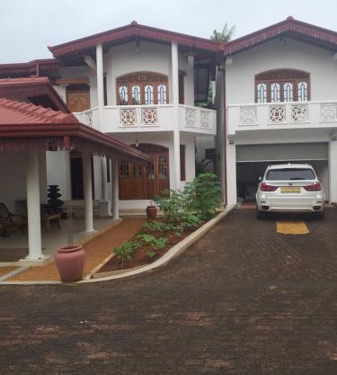 Sujee Villa White House
