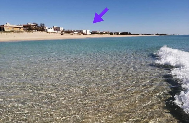 SULLA SPIAGGIA VILLETTA A SCHIERA int.11