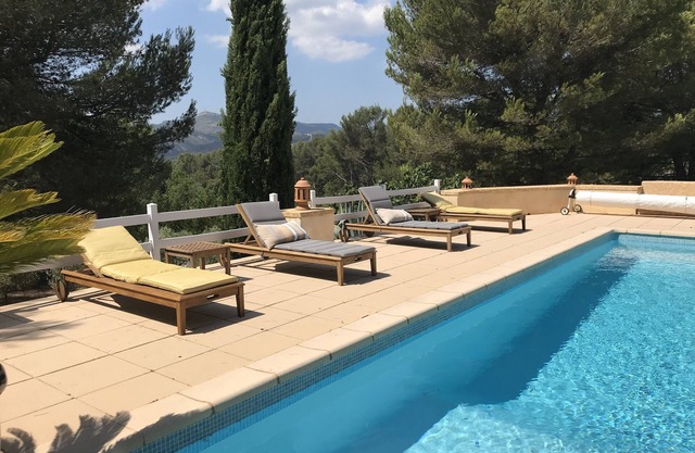 Summer 2024, between hills and calanques, a foretaste of Provence