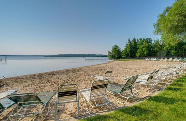 Summer fun Northern Michigan! 2 bedroom, 2 bath. Pool and private beach access
