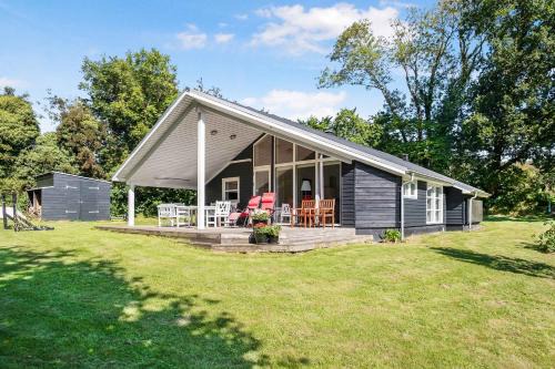 Summer House In Beautiful Nature In Brunshuse