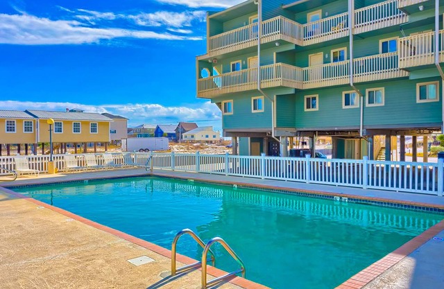Summer House West Condos