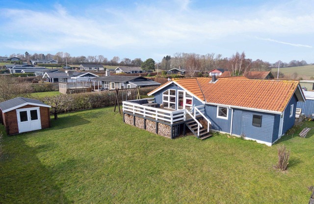 Summer house with sauna near Følle Strand.