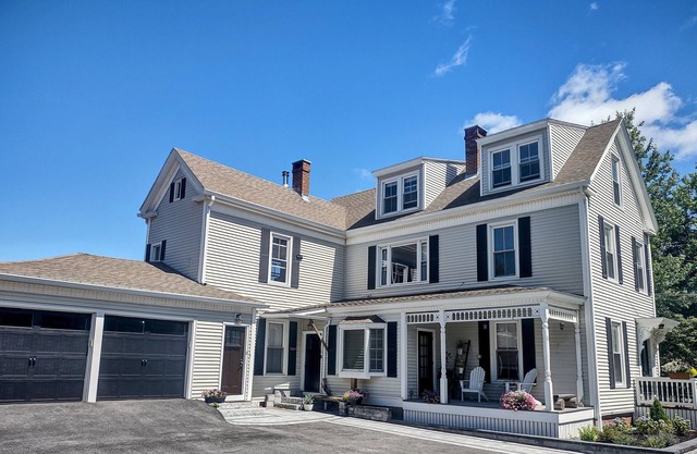 Summer long stay rental. 5 minutes to Portlands Old Port!