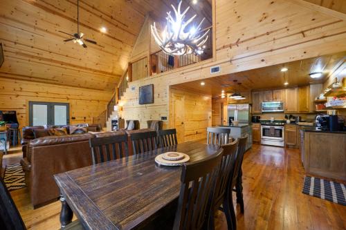 Summer Moon Lodge - For Up to 8 People Minutes from Beavers Bend