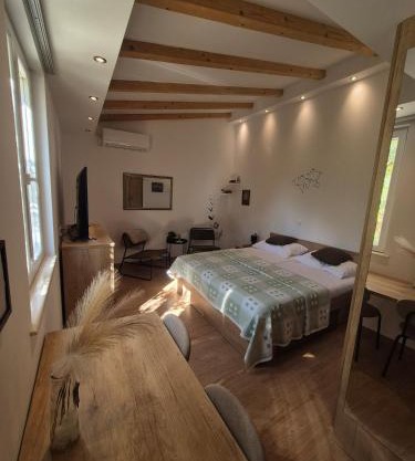 Summer Nest-Studio Apartment