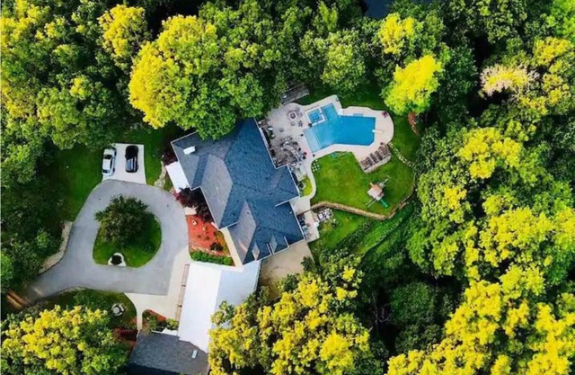 Summer openings! Enjoy the pool and hot tub!