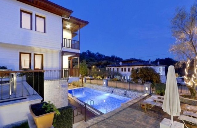 Summer Otel