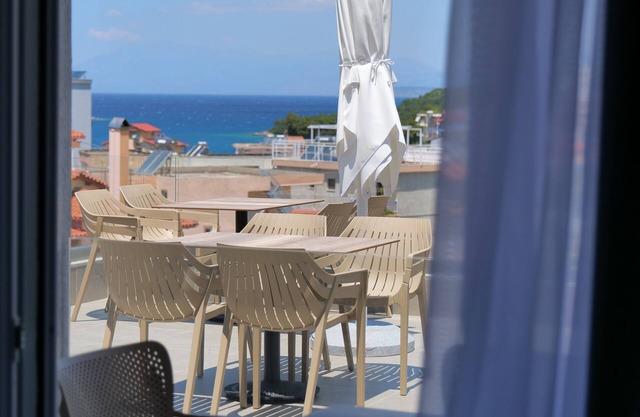 Summer Point Hotel