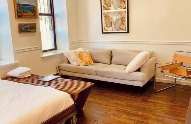 Summer Retreat in Brownstone Brooklyn!