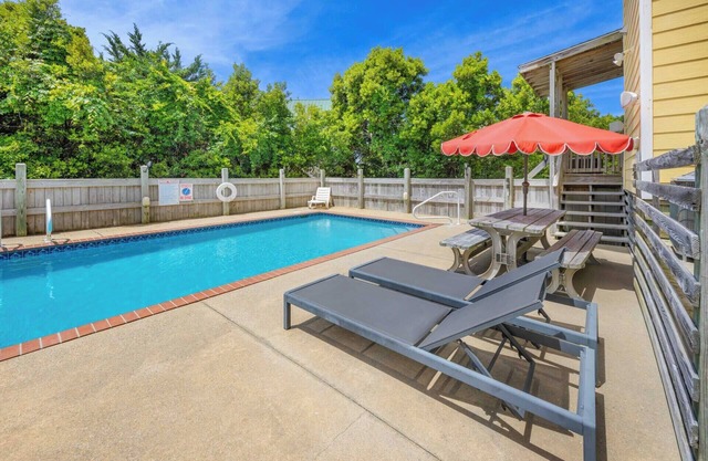 SUMMER SAVINGS- Oceanview Home w/ Saltwater Pool, Hot Tub, Game Room, Basketball