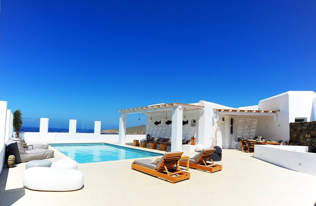 Villa de verano con un toque artístico cerca de Panormos