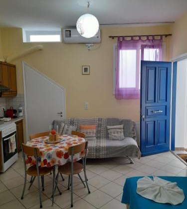 SummerAndros Apartment