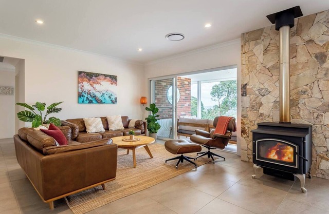 Summerville Treetops: A Stunning Valley Retreat