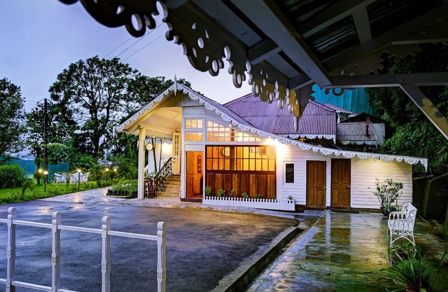 Summit Swiss Heritage Hotel & Spa