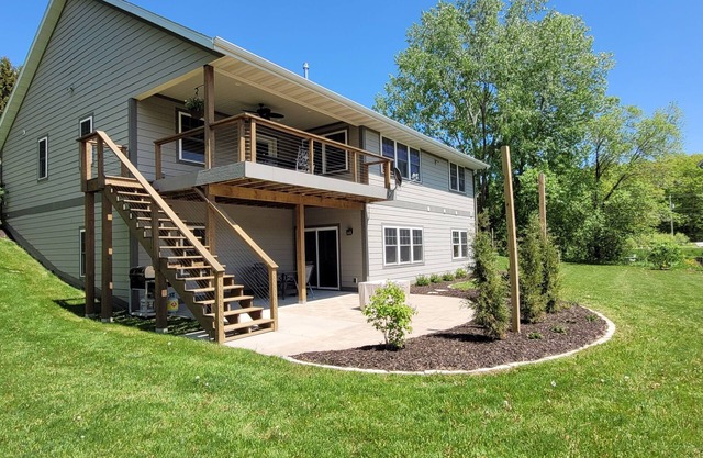¡Summit Woods Hideaway! Casa de nueva construcción - Distancia a pie de Road America.