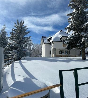 Sunčani Vrhovi Lux planina Golija