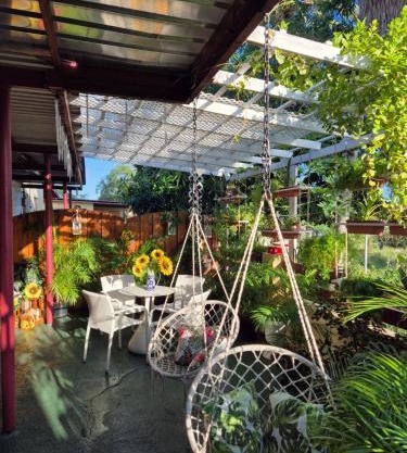 Sun and Shade Apartment