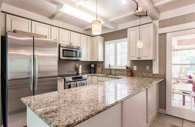 Sun Filled Sarasota Home With Office