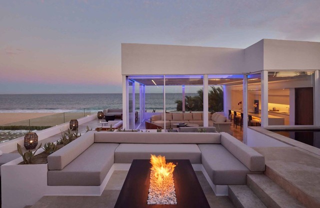 Sun-kissed Splendor: Rooftop Deck, Private Swimming Pool & Panoramic Oceanview!