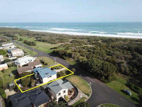 Sun, Sand and Surf - Beach House on Hickford