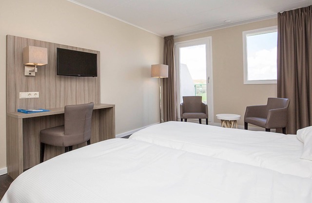 Sun, Sand & Swings | Soothing Escape w/ Golf, Pool & Beach Minutes Away