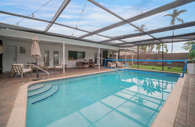 Sun-Soaked FLL Getaway Pool BBQ Near Beaches