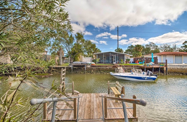 Sun-Soaked Hudson Getaway w/ Canal Access!