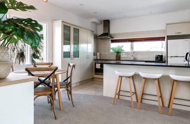 Sun Soaked Sea View Apartment | BBQ | Full Kitchen