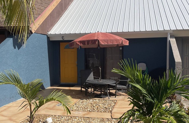 Sun, Space, Sea! Super Clean 2 BR/2BA Town Home in Cape Canaveral. Monthly Only.