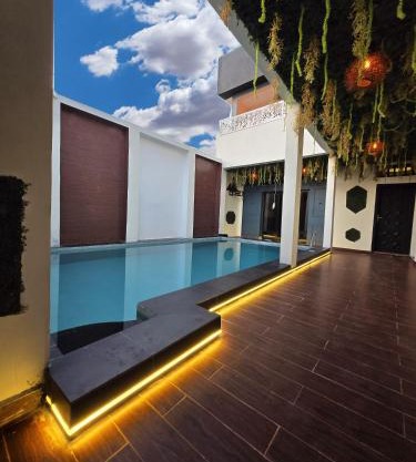 Suna'a home Logpom
