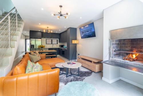 Sunbird - Walk To Beach - In Town - Fast Wifi