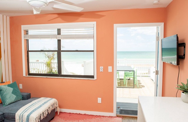 Sunburst Inn The Beachfront Suite - Room 10