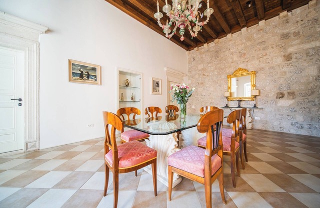 SUNce Palace Apartments with free offsite parking