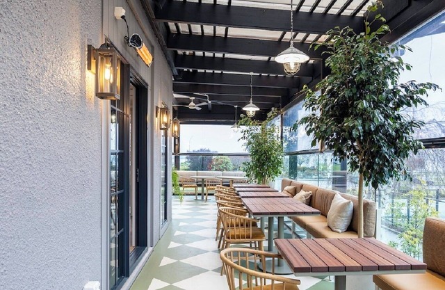 Suncourt Hotel & Conference Centre