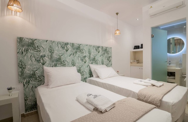 Suncourt Lux Rooms