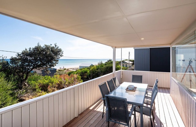Sundaze in Bonbeach by Property Mums