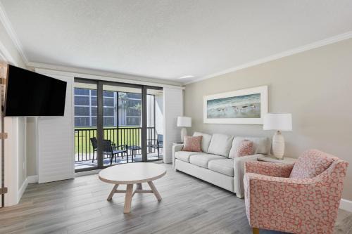 Sundial F106 - Garden View One Bedroom Residence with Balcony at Sundial Sanibel