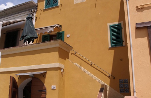 Sundial House