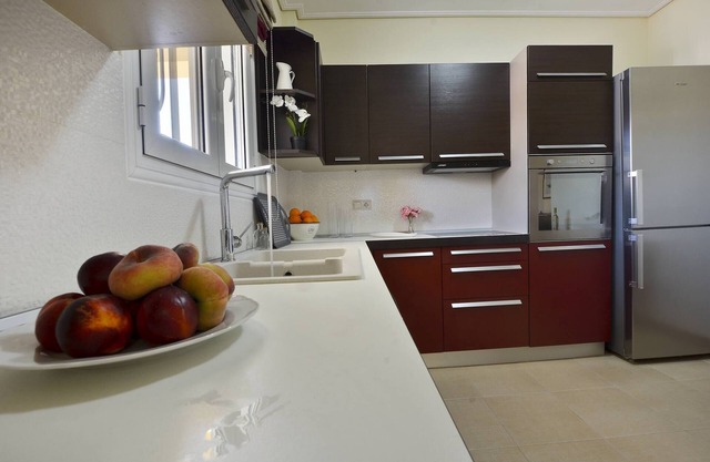 Sunflower apartment by Corfuescapes