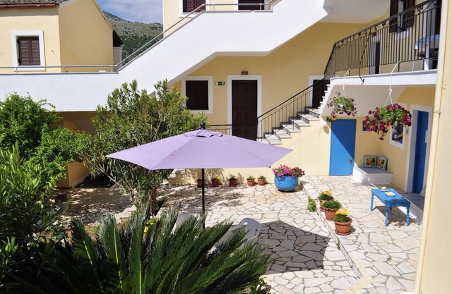 Sunflower Apartments & Studios