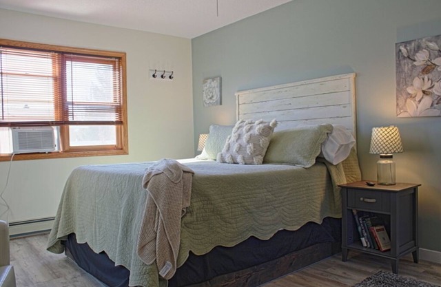 Sunflower Inn - Habitación Magnolia en el Bed & Breakfast más nuevo de Charlevoix