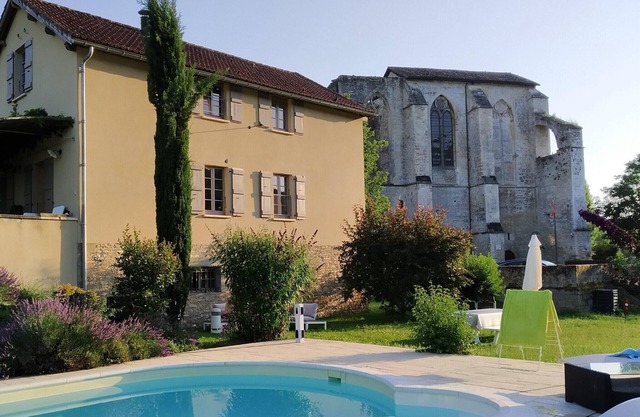Casa de lujo en Léobard con piscina privada
