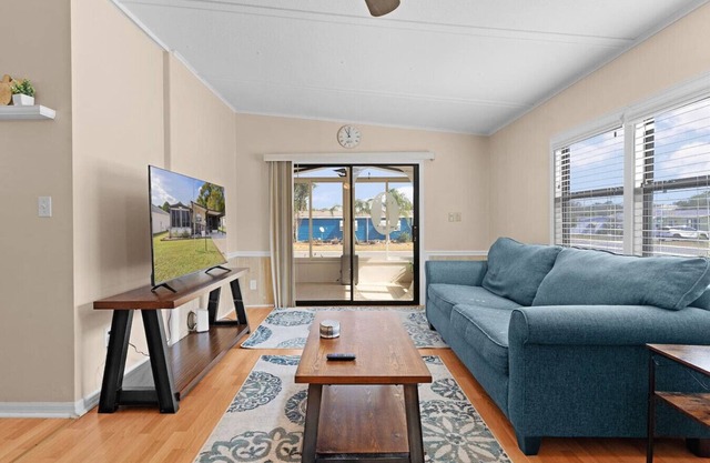 Sunlit 2BR w/ Lanai ~ Golf Cart Path