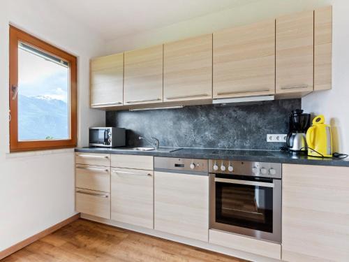 Sunlit Apartment near Ski Area in Hollersbach im Pinzgau
