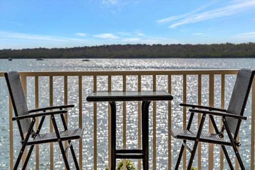 Sunlit Bayview Suite Balcony Pool & Hot Tub