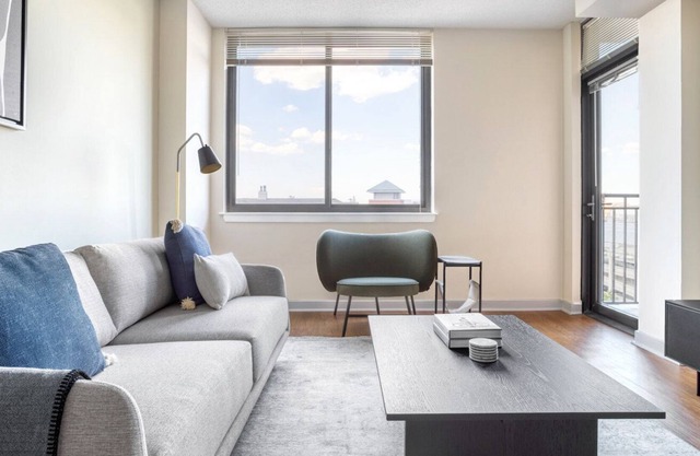 Sunlit Pentagon City 1BR w/ W/D, Gym & Pool, near Metro, by Blueground
